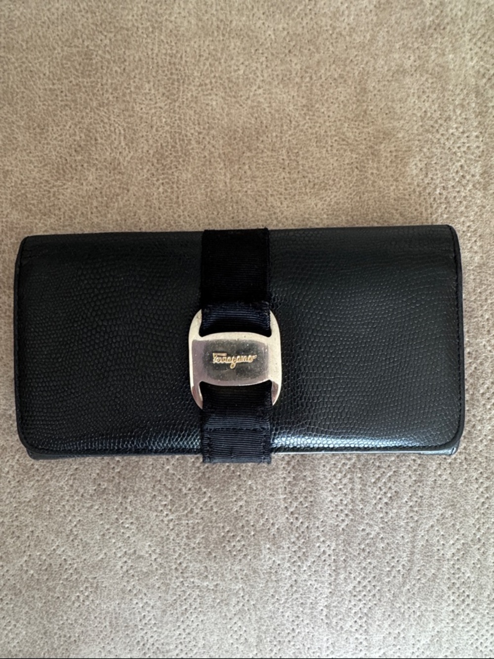 Salvatore Ferragamo Black Leather Vara-Style Bow Wallet